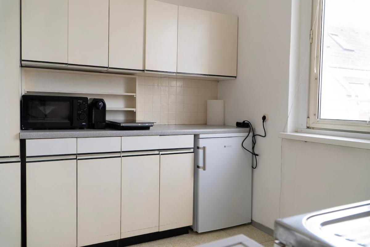 10 Minutes To City Centre And Next To Wien Hbf And Easy From Airport Exterior photo