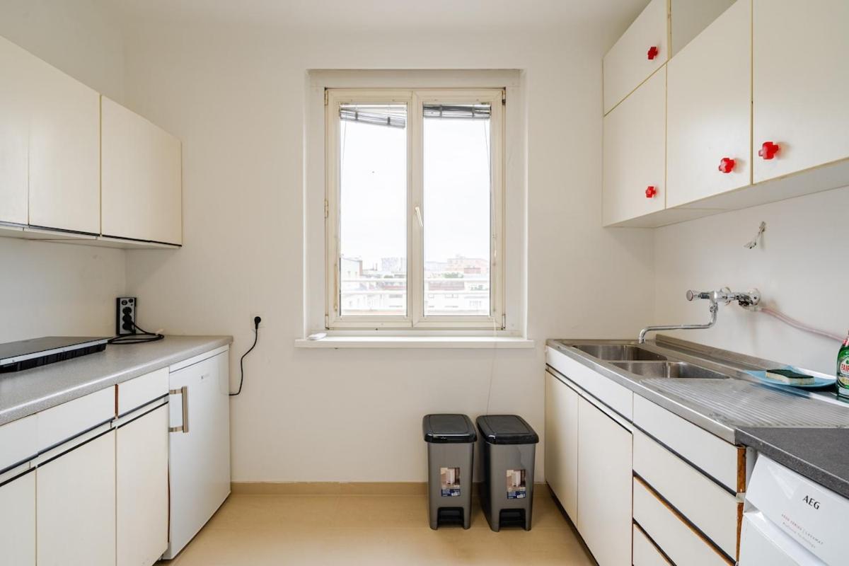 10 Minutes To City Centre And Next To Wien Hbf And Easy From Airport Exterior photo