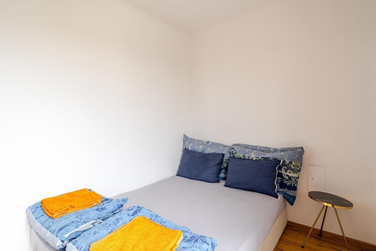 10 Minutes To City Centre And Next To Wien Hbf And Easy From Airport Exterior photo