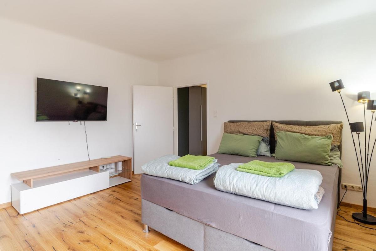 10 Minutes To City Centre And Next To Wien Hbf And Easy From Airport Exterior photo