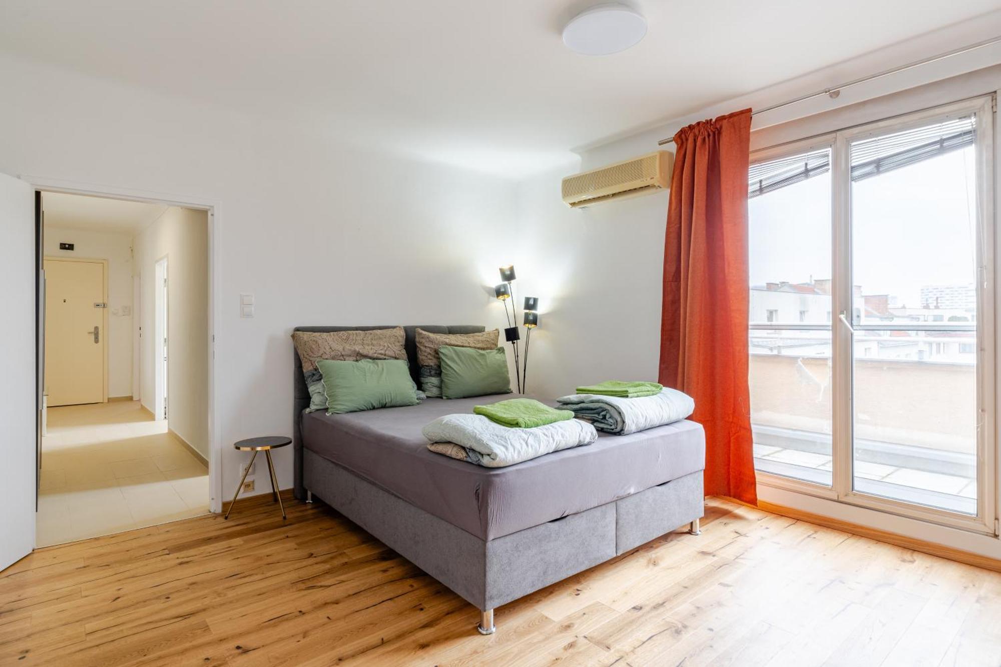 10 Minutes To City Centre And Next To Wien Hbf And Easy From Airport Exterior photo